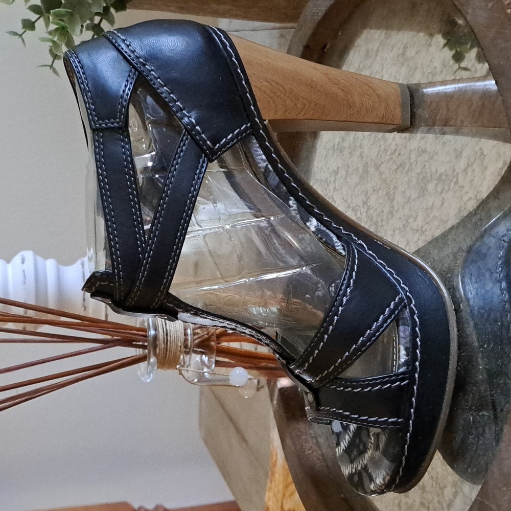 NWOT Leather 👡 Sandals
